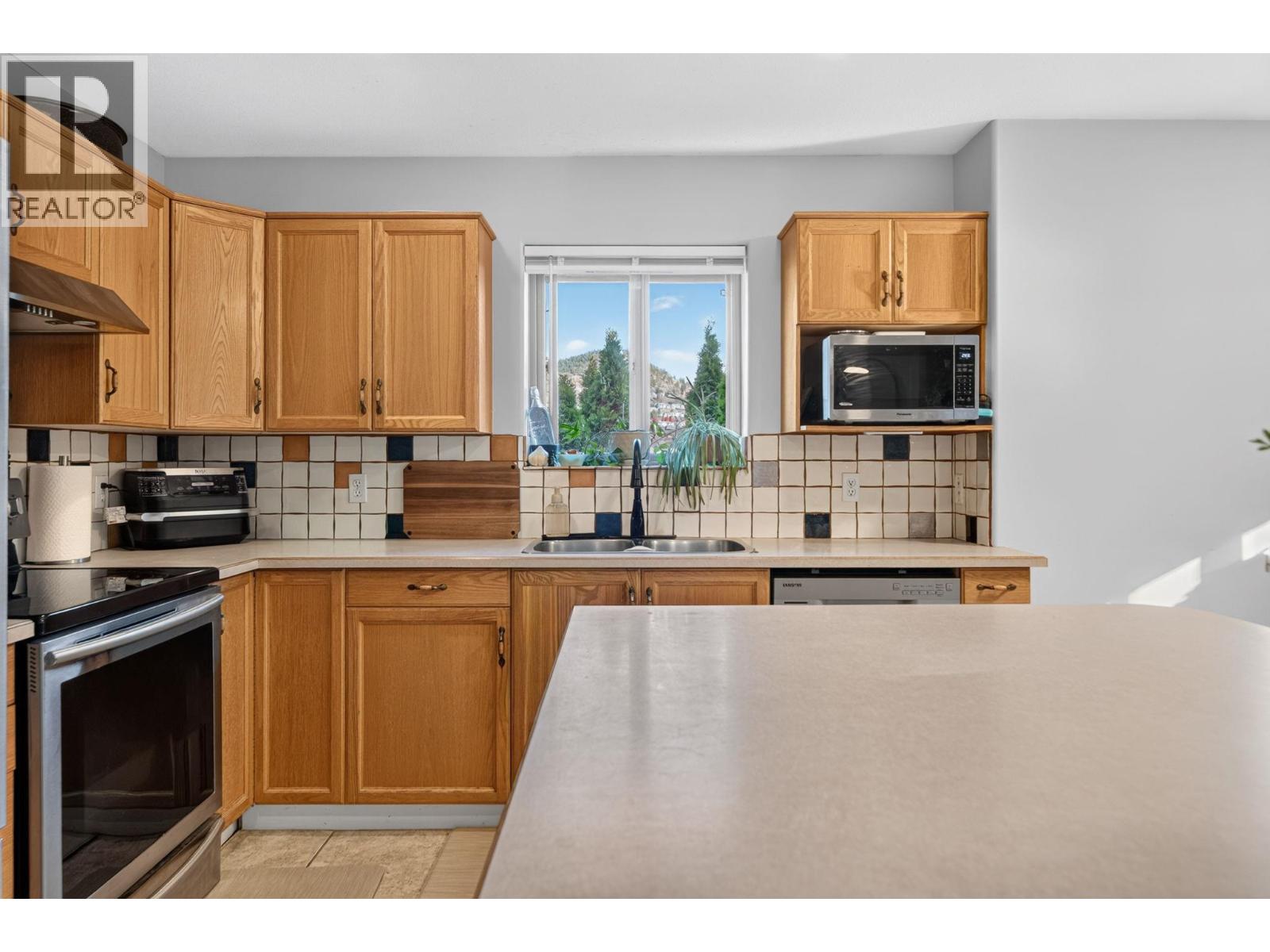 1759 Spruceglen Drive, Kelowna, British Columbia  V1V 1S8 - Photo 5 - 10403814