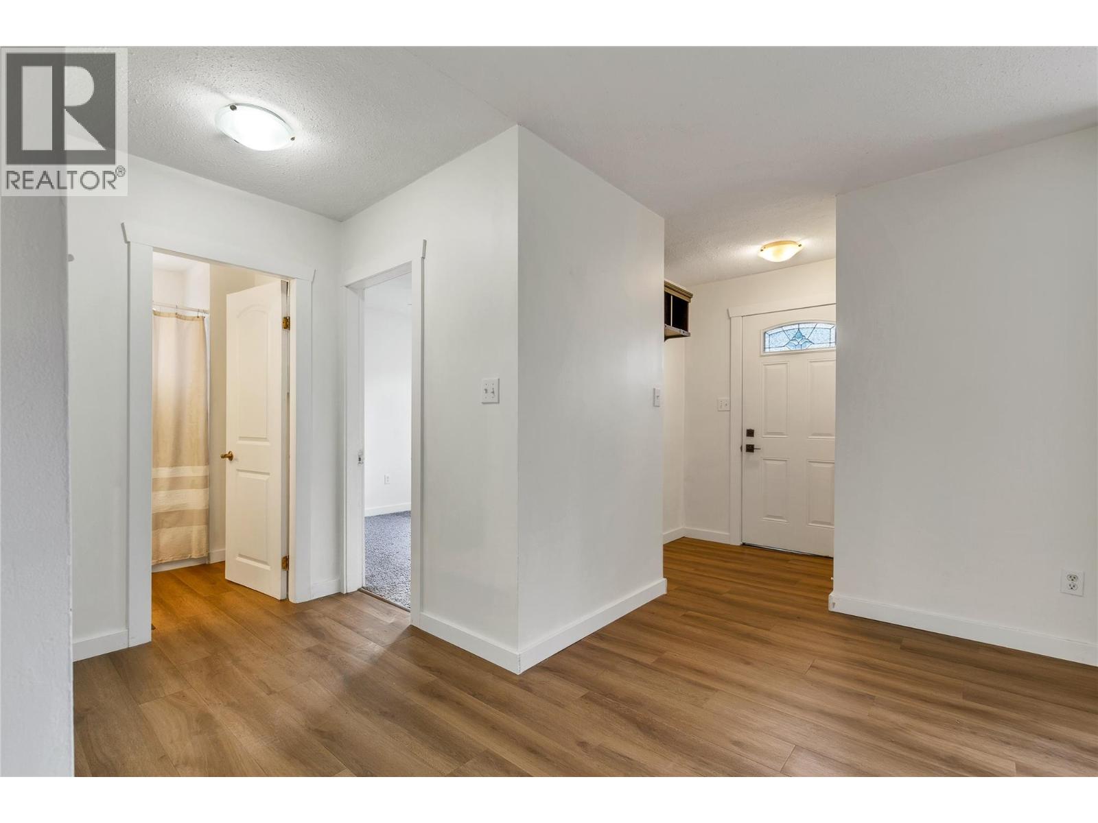 3815 Okanagan Avenue, Vernon, British Columbia  V1T 1K7 - Photo 3 - 10403724