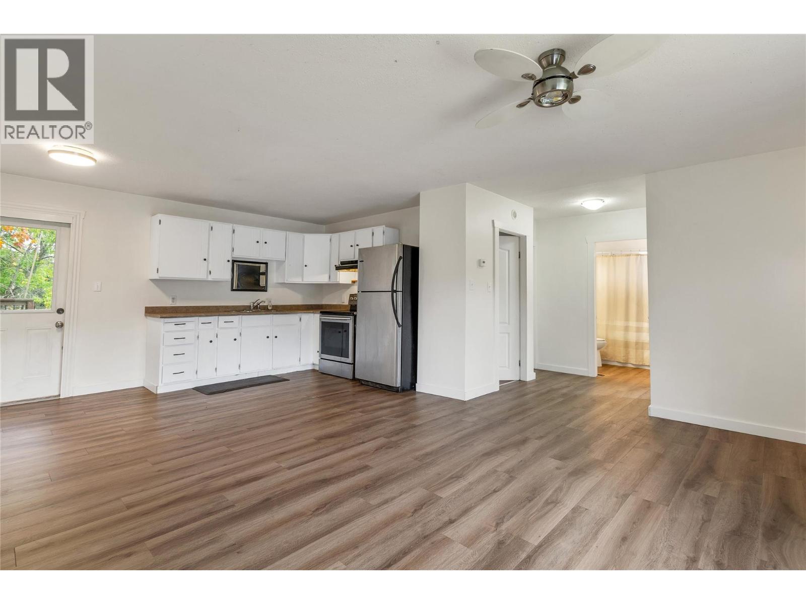 3815 Okanagan Avenue, Vernon, British Columbia  V1T 1K7 - Photo 6 - 10403724