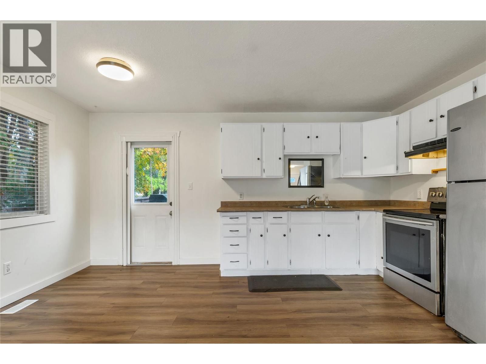 3815 Okanagan Avenue, Vernon, British Columbia  V1T 1K7 - Photo 9 - 10403724