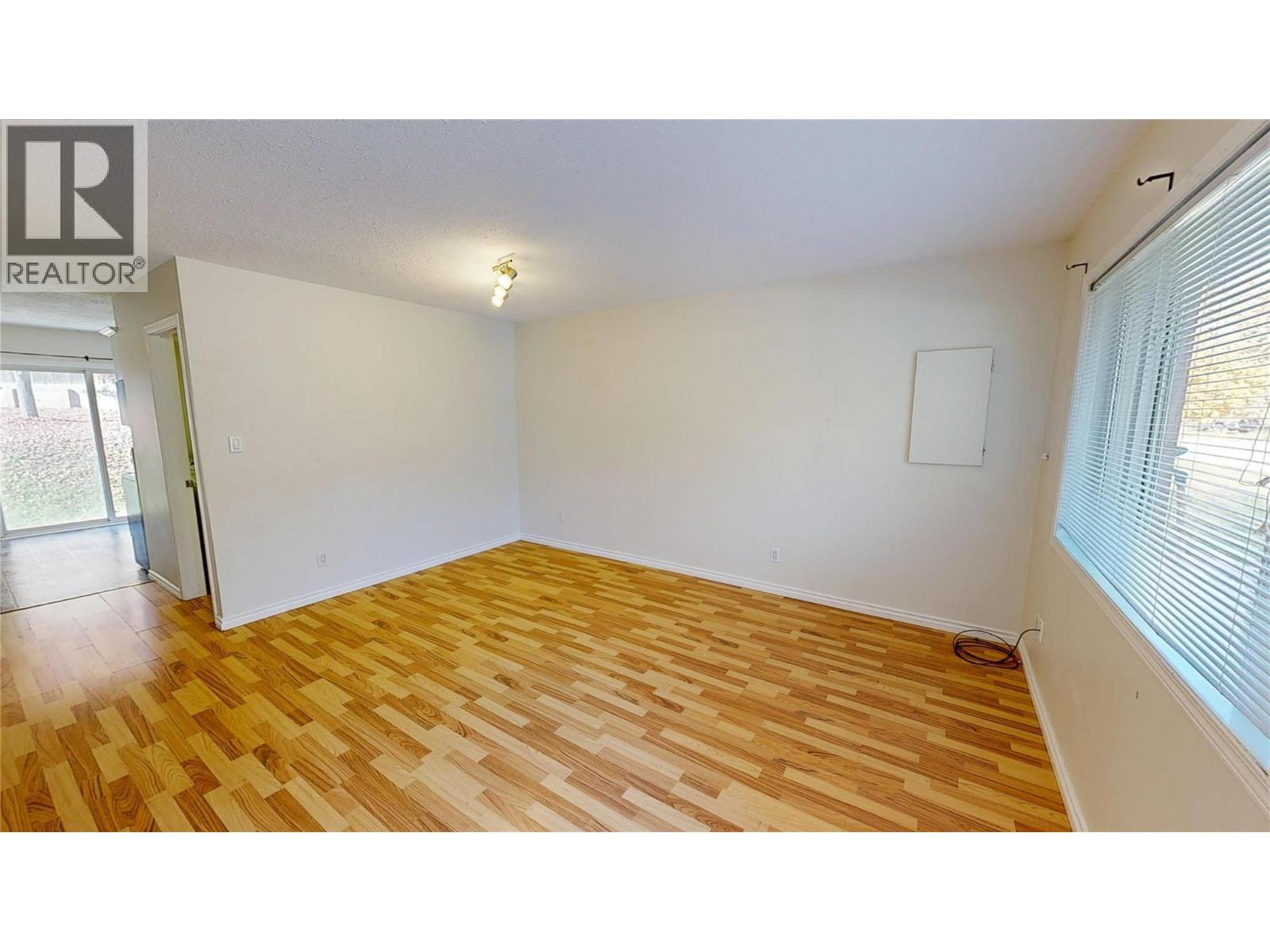 5775 Columbia Road, Edgewater, British Columbia  V0A 1E0 - Photo 3 - 10403693