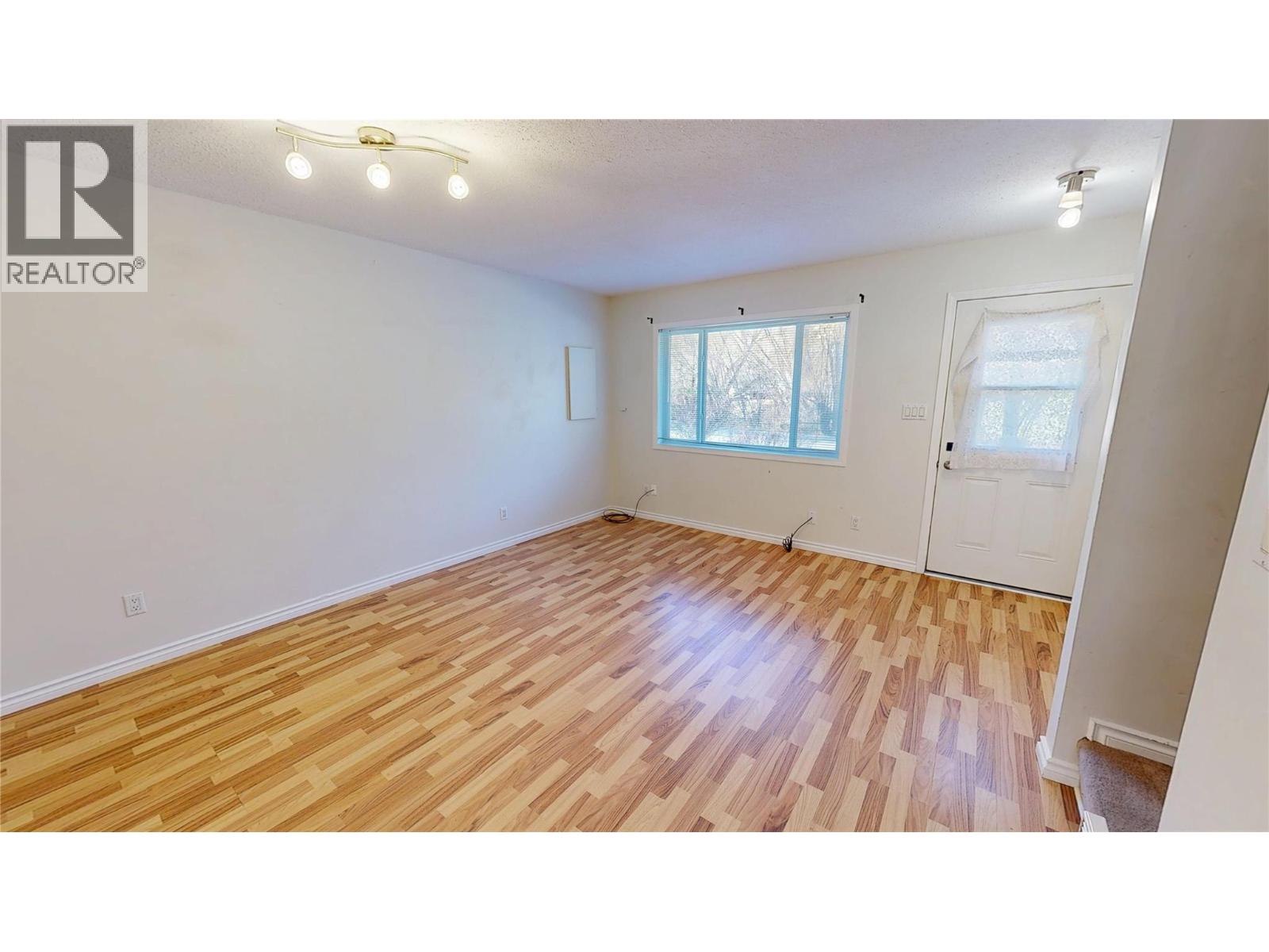 5775 Columbia Road, Edgewater, British Columbia  V0A 1E0 - Photo 6 - 10403693