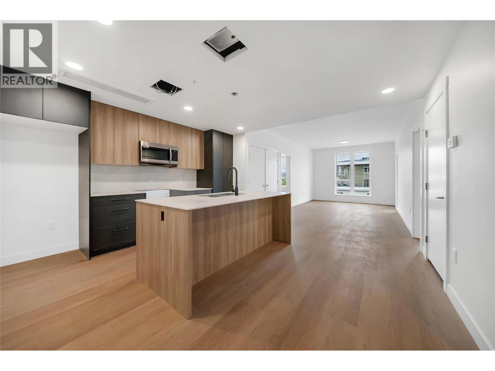 647 Clement Avenue Unit# 512, Kelowna, British Columbia  V1Y 7C7 - Photo 3 - 10403507