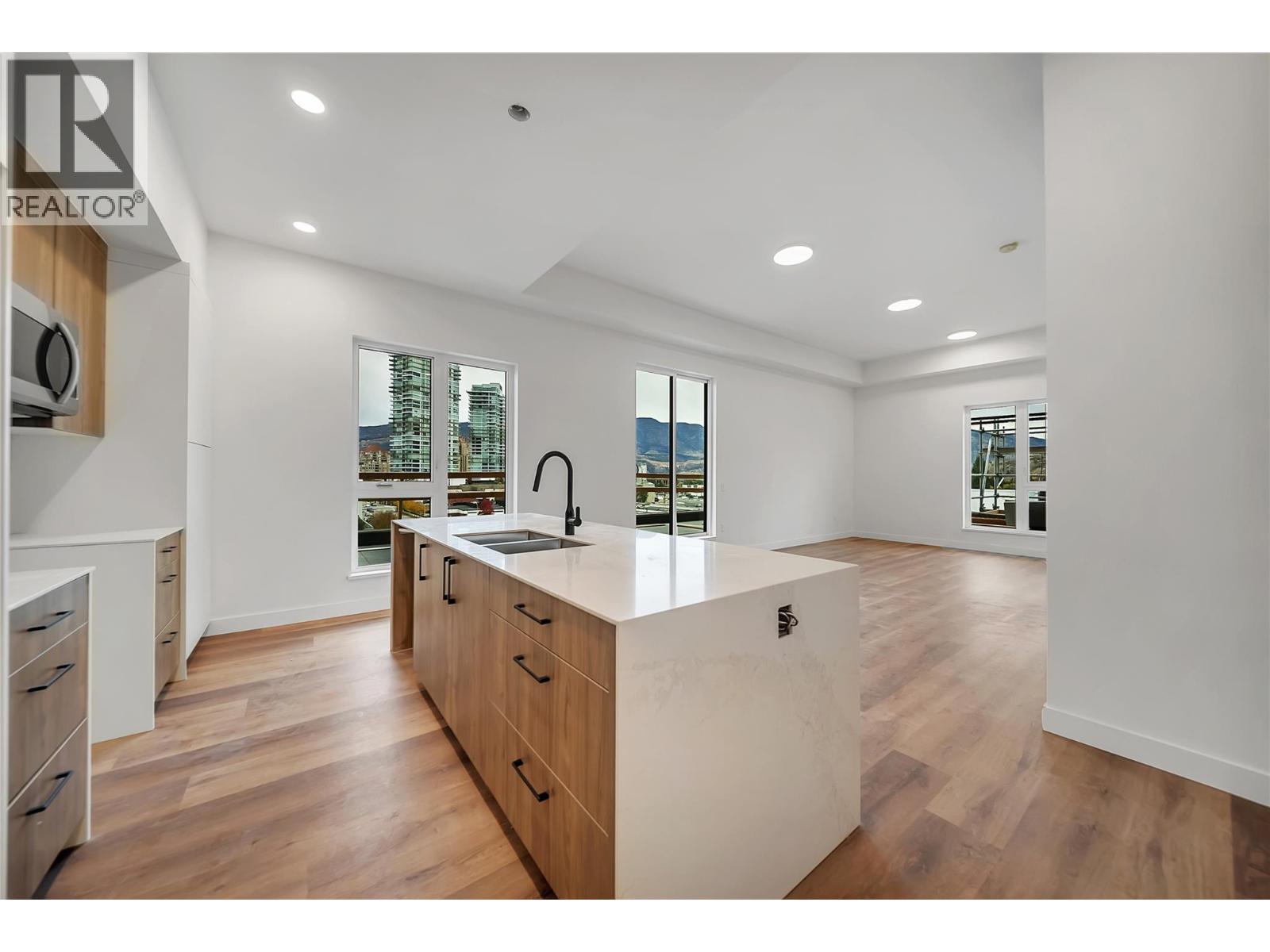 647 Clement Avenue Unit# 611, Kelowna, British Columbia  V1Y 7C7 - Photo 2 - 10403494