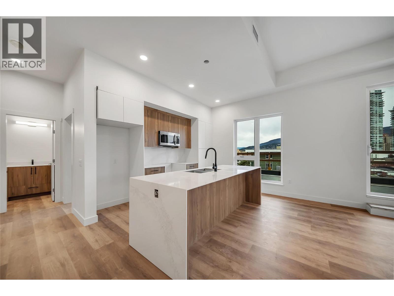 647 Clement Avenue Unit# 611, Kelowna, British Columbia  V1Y 7C7 - Photo 4 - 10403494