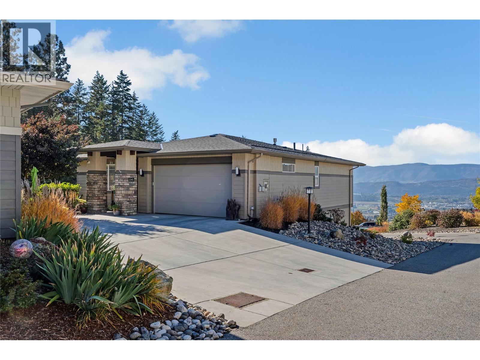 2345 Spring Lane, Kelowna, British Columbia  V1P 1T8 - Photo 1 - 10403492