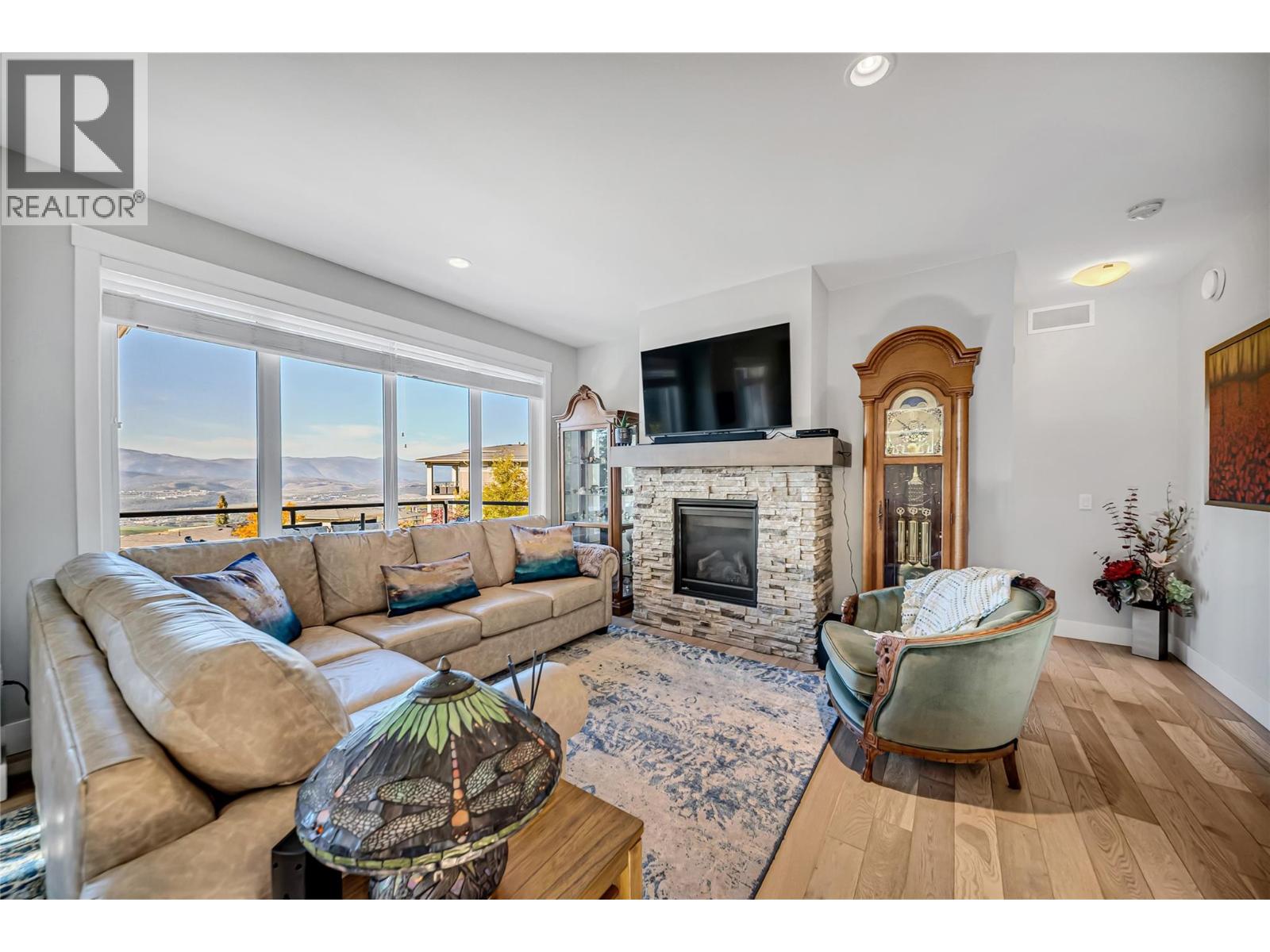 2345 Spring Lane, Kelowna, British Columbia  V1P 1T8 - Photo 12 - 10403492