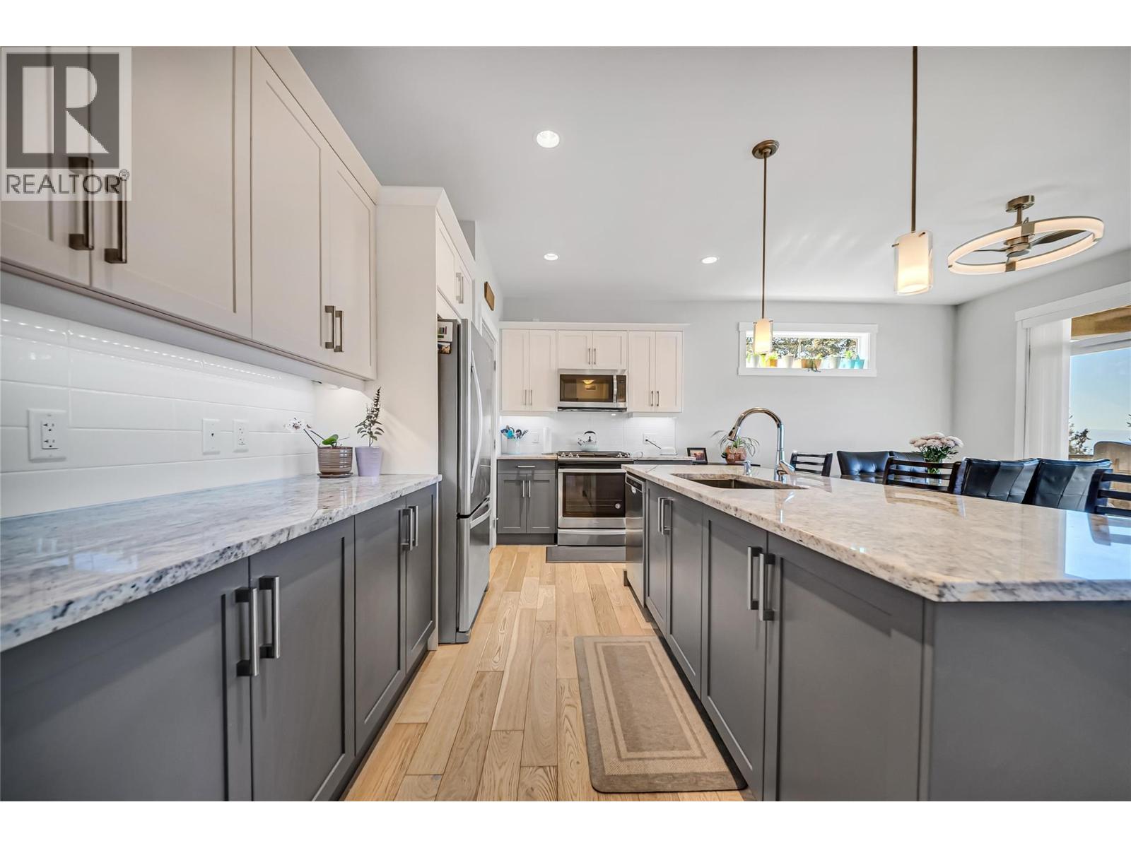 2345 Spring Lane, Kelowna, British Columbia  V1P 1T8 - Photo 5 - 10403492
