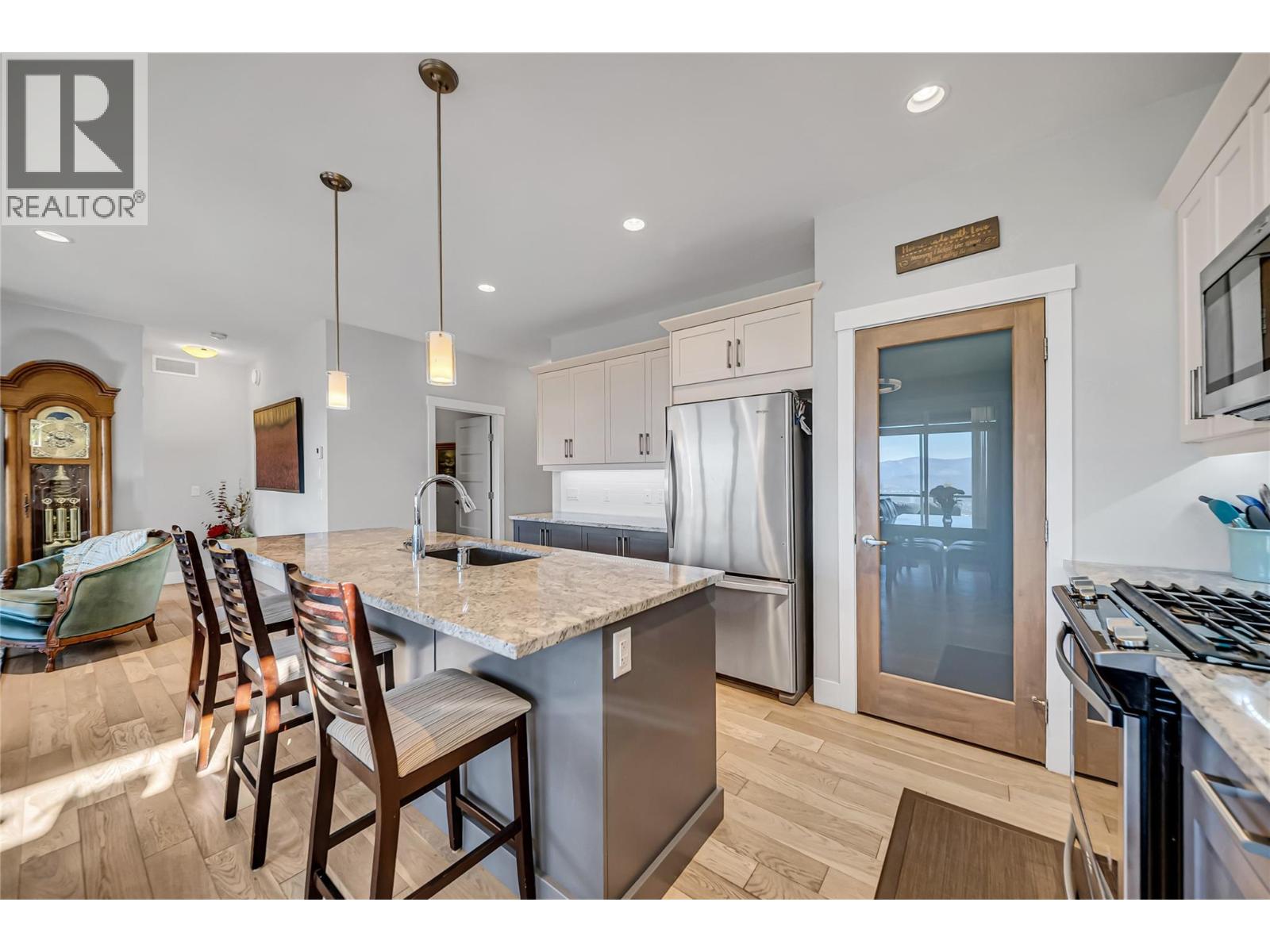 2345 Spring Lane, Kelowna, British Columbia  V1P 1T8 - Photo 7 - 10403492