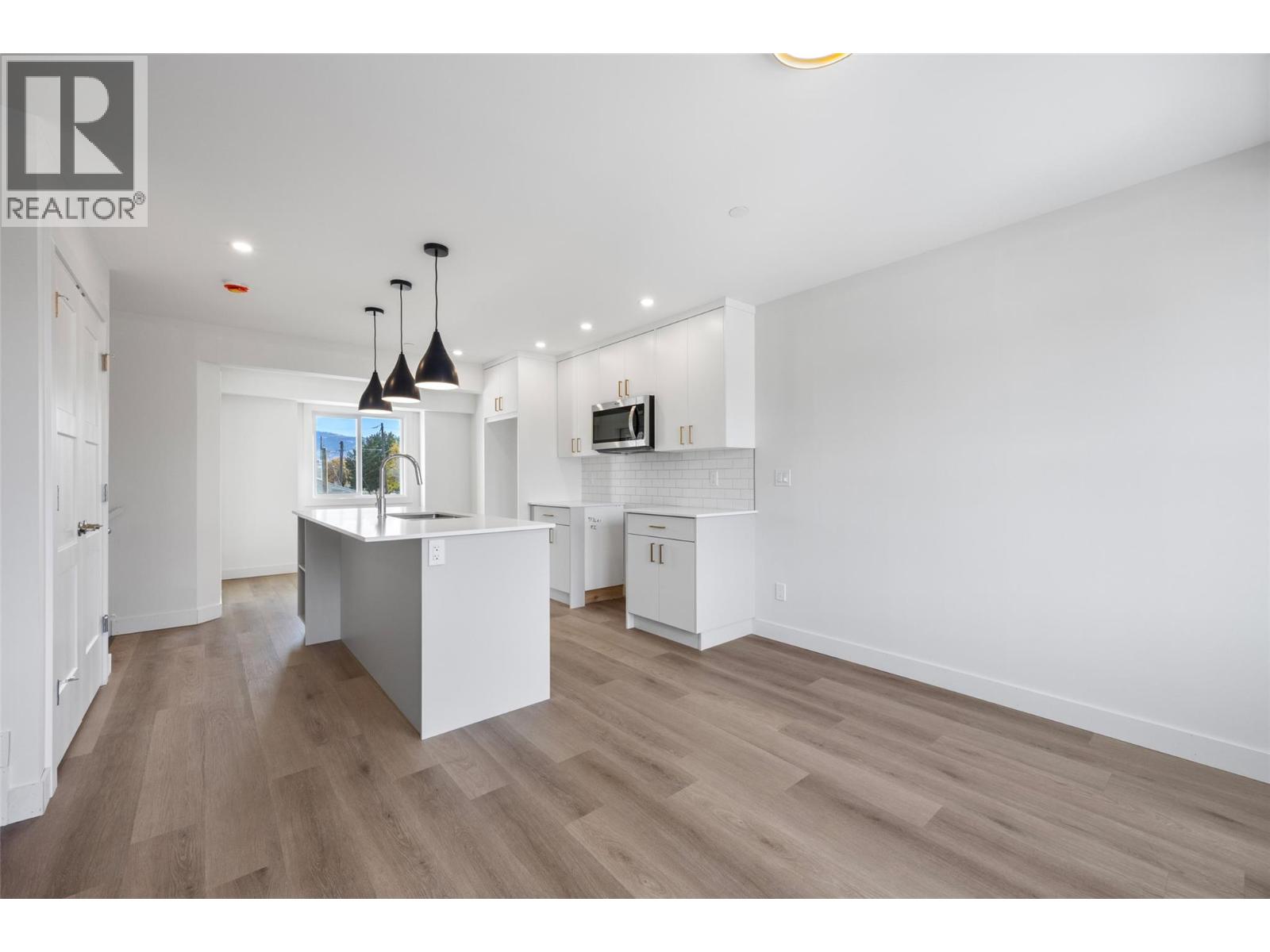 153 Park Street, Kamloops, British Columbia  V2B 4A7 - Photo 6 - 10403749