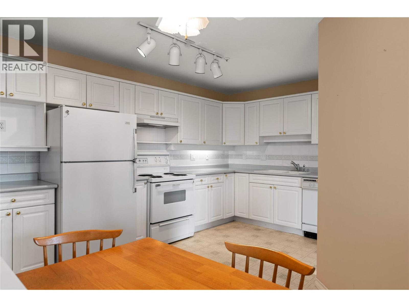 3300 Centennial Drive Unit# 303, Vernon, British Columbia  V1T 9M5 - Photo 10 - 10403472