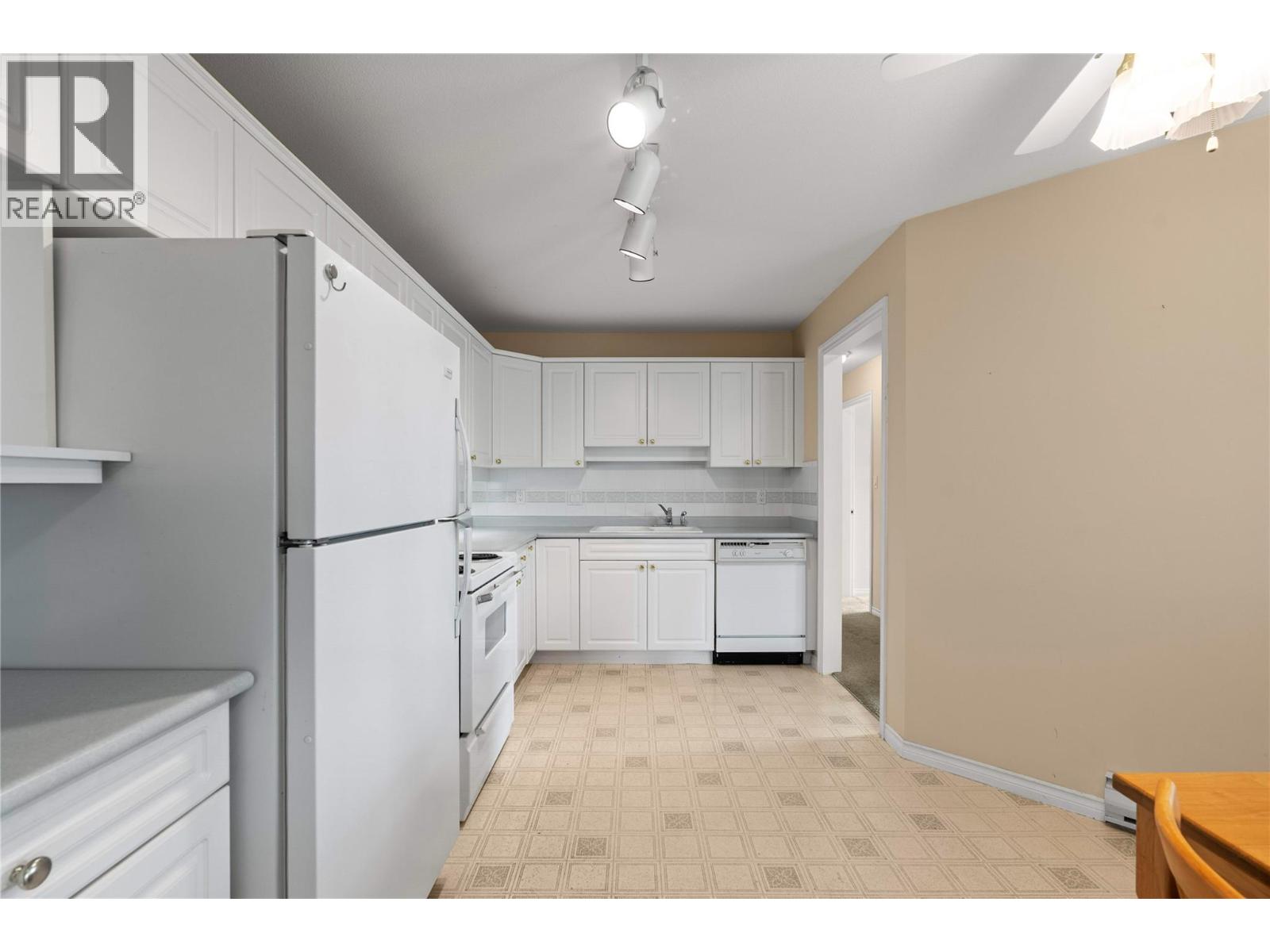 3300 Centennial Drive Unit# 303, Vernon, British Columbia  V1T 9M5 - Photo 12 - 10403472