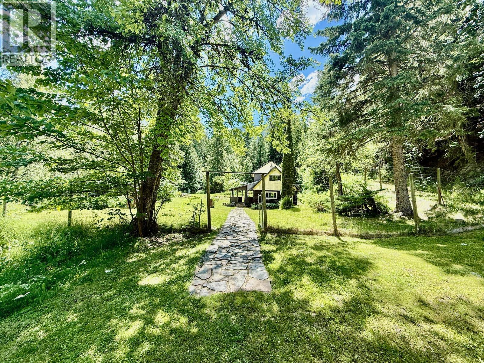 4019 Saunders Road, Passmore, British Columbia  V0G 2J0 - Photo 1 - 10403794