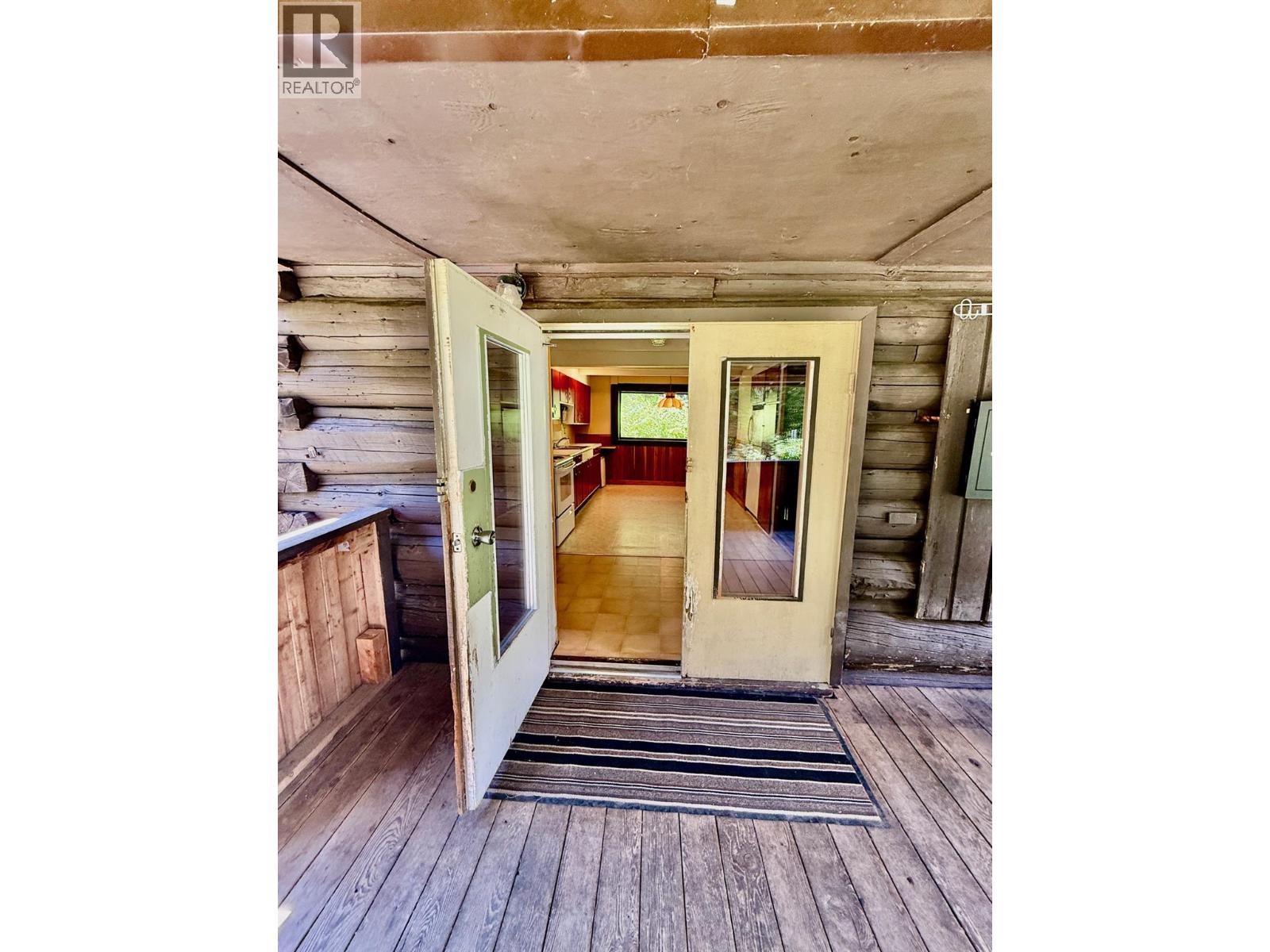 4019 Saunders Road, Passmore, British Columbia  V0G 2J0 - Photo 10 - 10403794