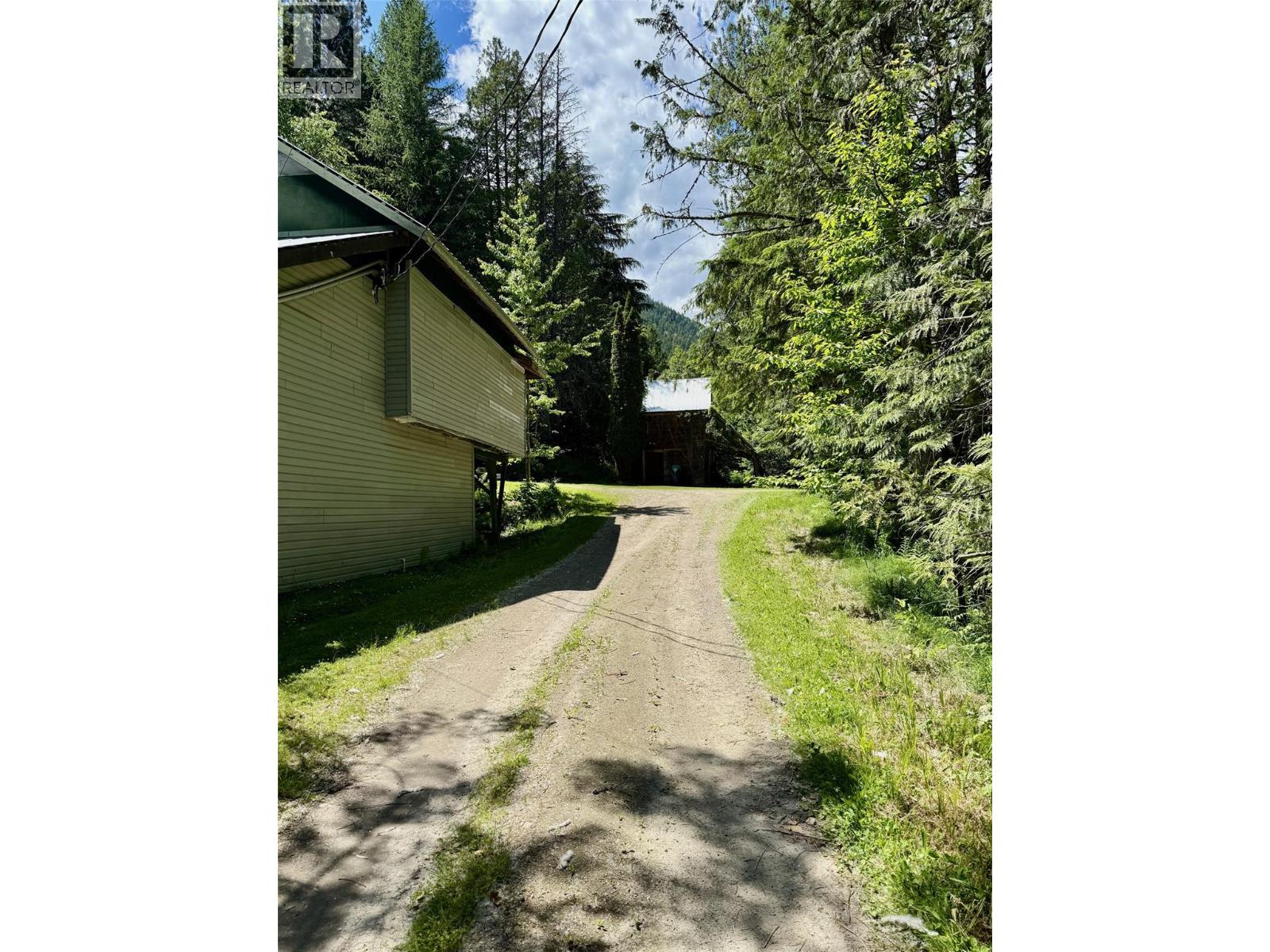 4019 Saunders Road, Passmore, British Columbia  V0G 2J0 - Photo 9 - 10403794