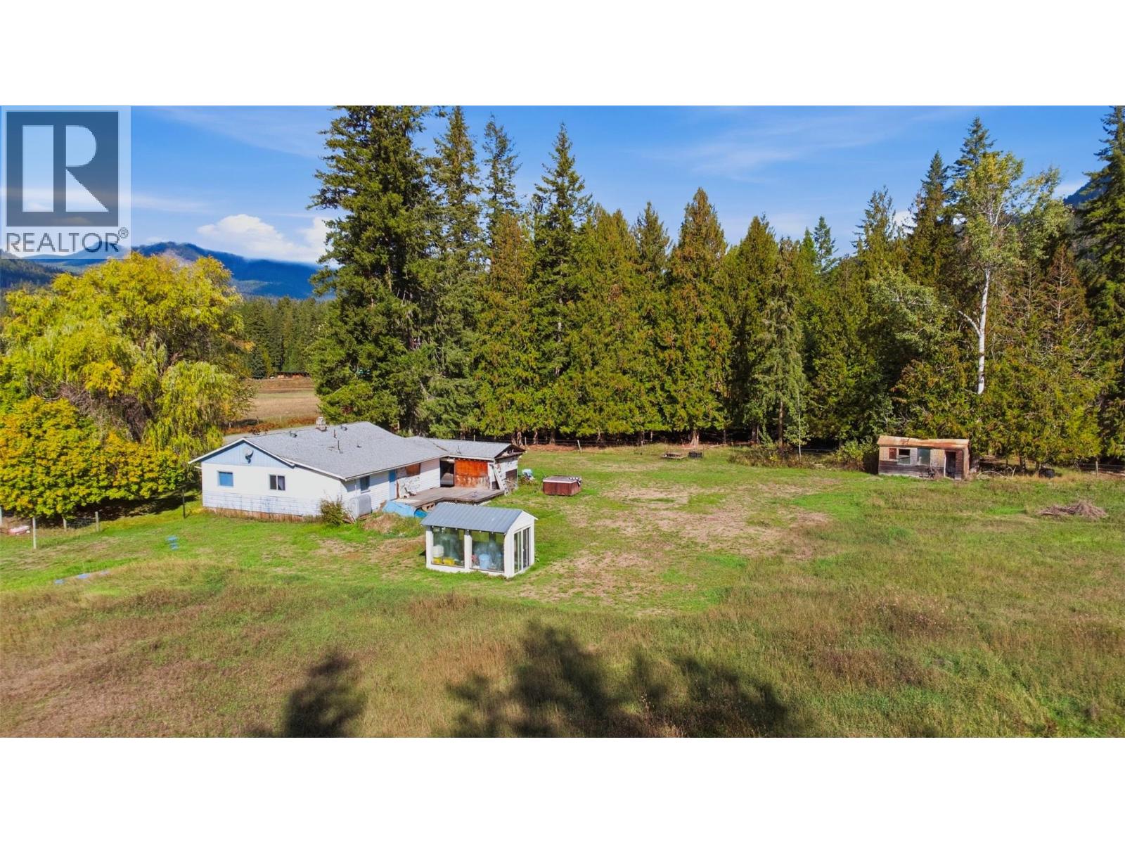 2613 Lumby Mabel Lake Road, Lumby, British Columbia  V0E 2G6 - Photo 11 - 10403803