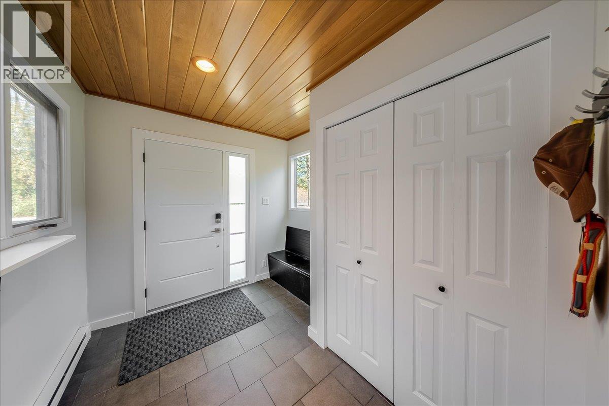 2603 Maple Crescent, Rossland, British Columbia  V0G 1Y0 - Photo 10 - 10403800