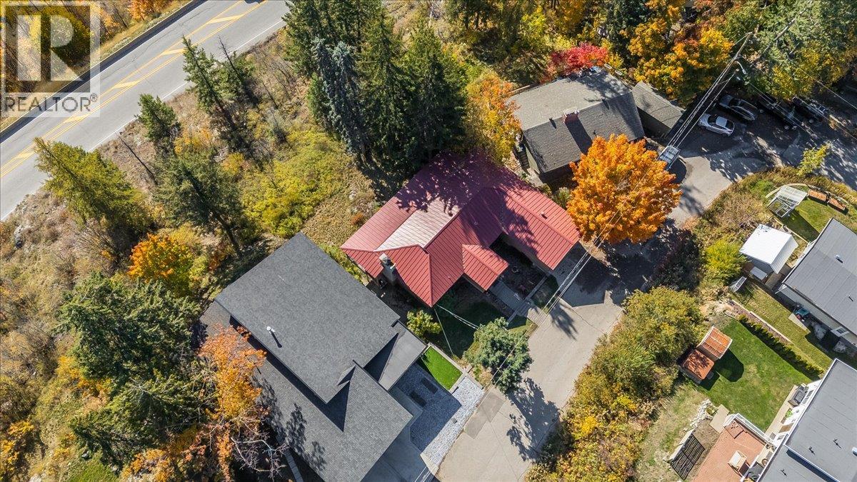 2603 Maple Crescent, Rossland, British Columbia  V0G 1Y0 - Photo 8 - 10403800