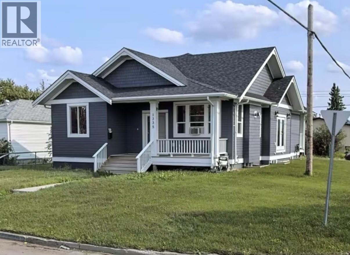 1335 105 Avenue, Dawson Creek, British Columbia  V1G 2L9 - Photo 1 - 10403843