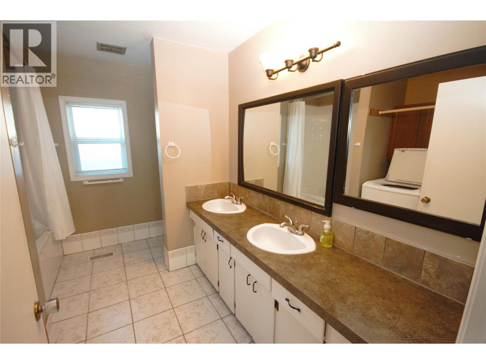 4923 Ryegrass Road, Oliver, British Columbia  V0H 1T1 - Photo 13 - 10403768