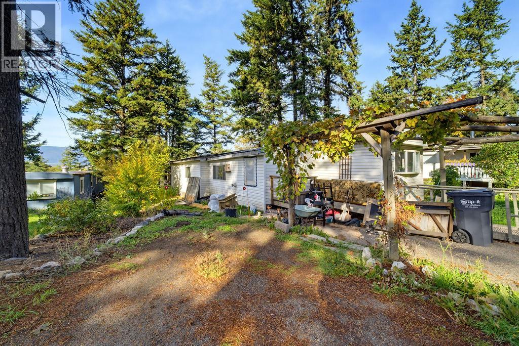 4137 Spallumcheen Drive Unit# 18, Armstrong, British Columbia  V0E 1B6 - Photo 2 - 10403719