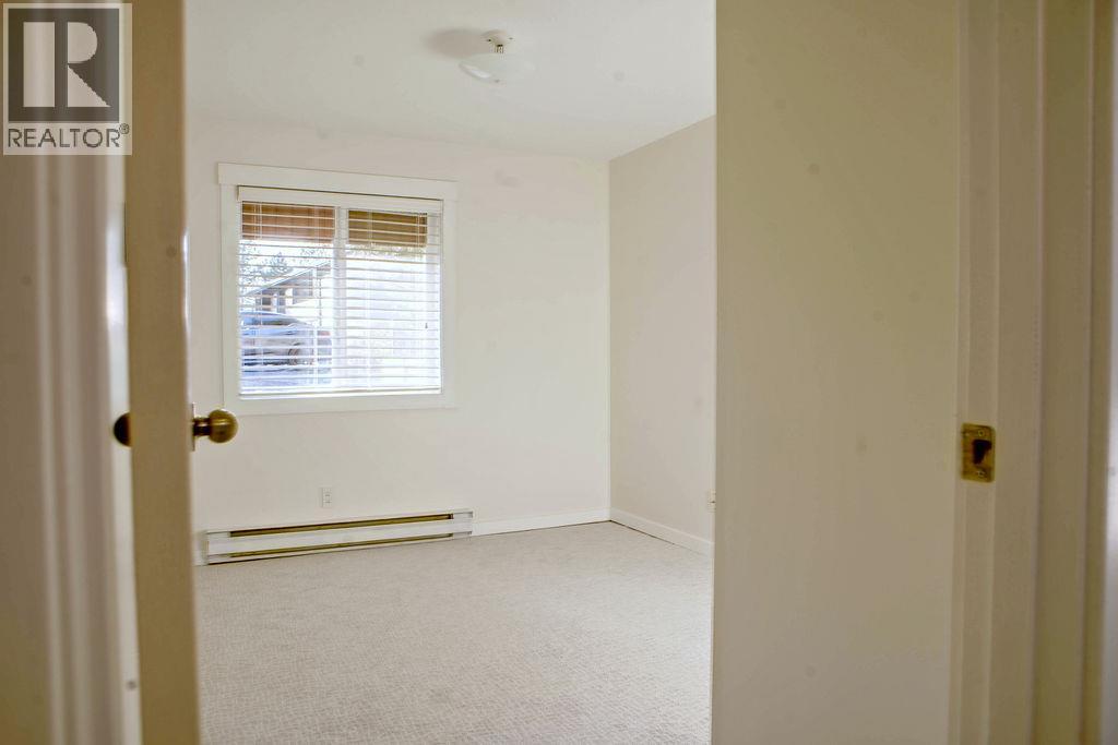 44 Whiteshield Crescent S Unit# 301, Kamloops, British Columbia  V2E 2J1 - Photo 11 - 10403806