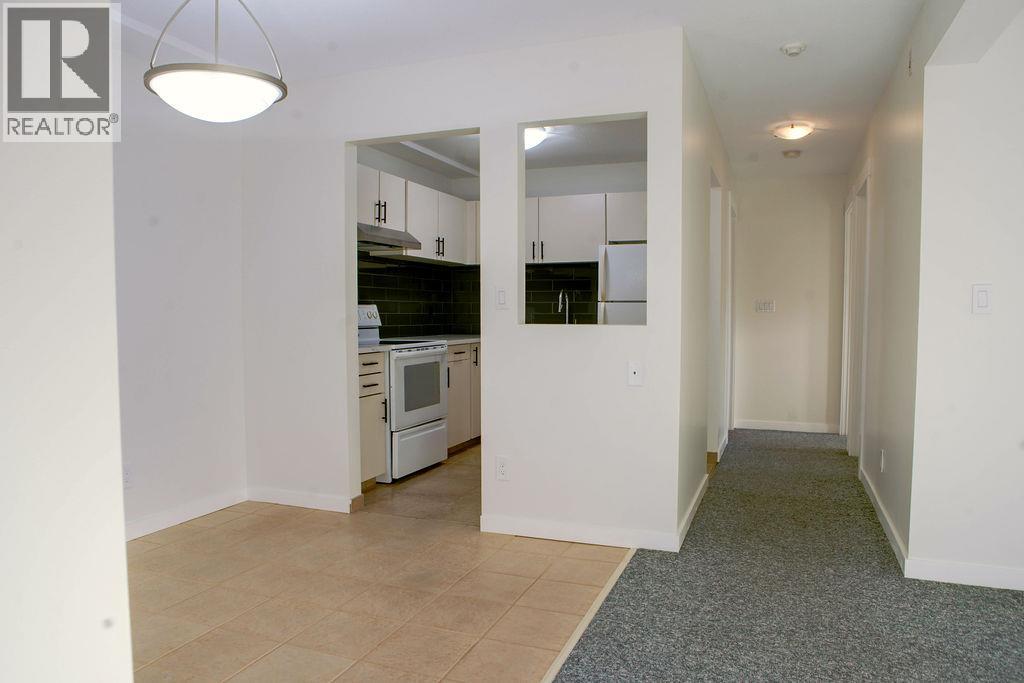 44 Whiteshield Crescent S Unit# 301, Kamloops, British Columbia  V2E 2J1 - Photo 12 - 10403806