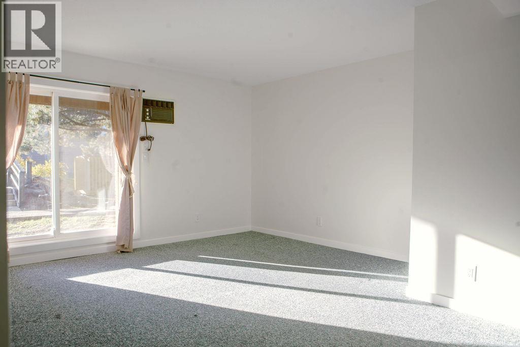 44 Whiteshield Crescent S Unit# 301, Kamloops, British Columbia  V2E 2J1 - Photo 16 - 10403806