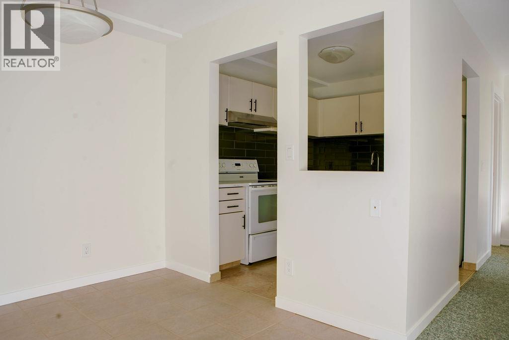 44 Whiteshield Crescent S Unit# 301, Kamloops, British Columbia  V2E 2J1 - Photo 18 - 10403806
