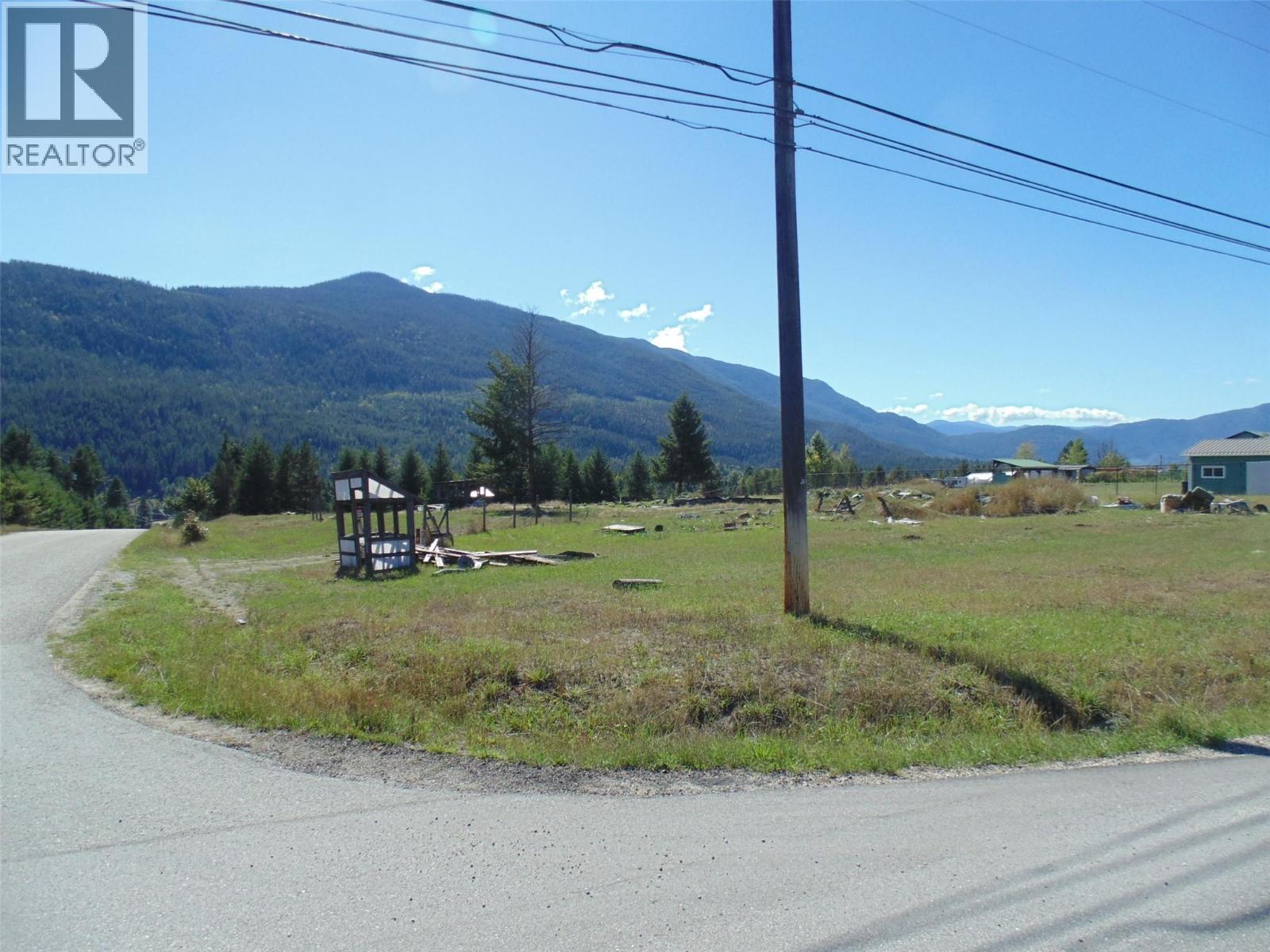 Centreplace Road, Krestova, British Columbia  V0G 1H2 - Photo 1 - 10403808