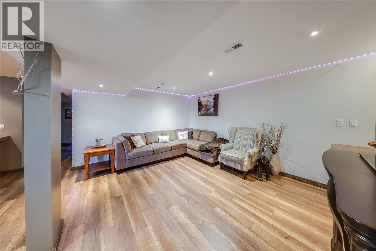 2045 Raspberry Road, Castlegar, British Columbia  V1N 4T6 - Photo 33 - 10403496