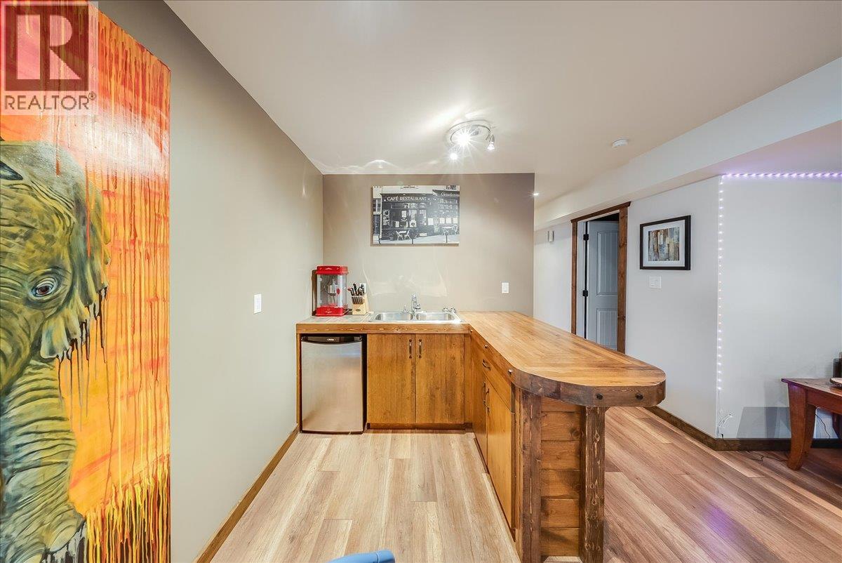 2045 Raspberry Road, Castlegar, British Columbia  V1N 4T6 - Photo 37 - 10403496