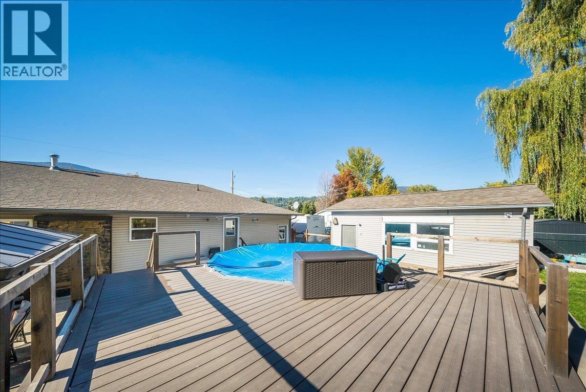 2045 Raspberry Road, Castlegar, British Columbia  V1N 4T6 - Photo 48 - 10403496
