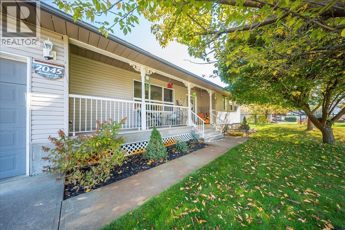 2045 Raspberry Road, Castlegar, British Columbia  V1N 4T6 - Photo 6 - 10403496
