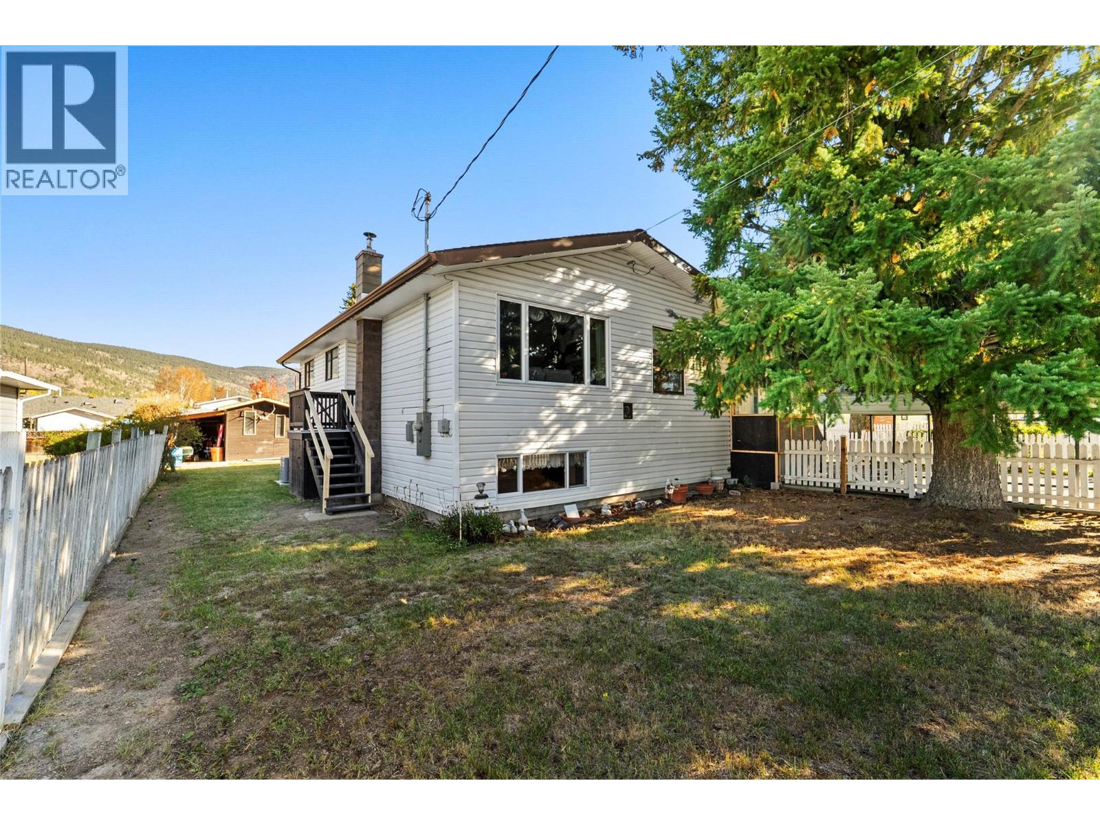 1404 Walnut Avenue, Merritt, British Columbia  V1K 1L3 - Photo 1 - 10403585