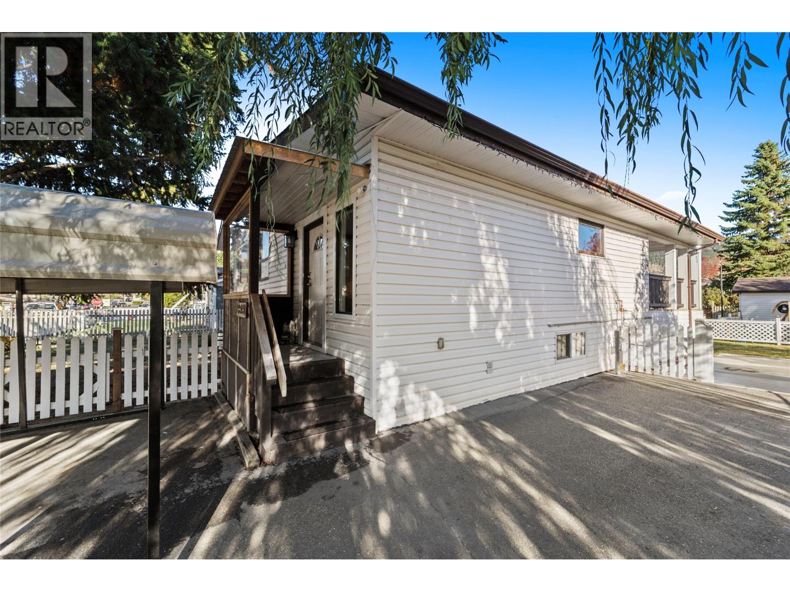 1404 Walnut Avenue, Merritt, British Columbia  V1K 1L3 - Photo 2 - 10403585