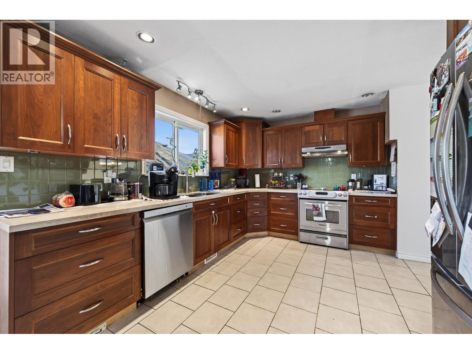 3575 Westsyde Road, Kamloops, British Columbia  V2B 7H5 - Photo 8 - 10403815