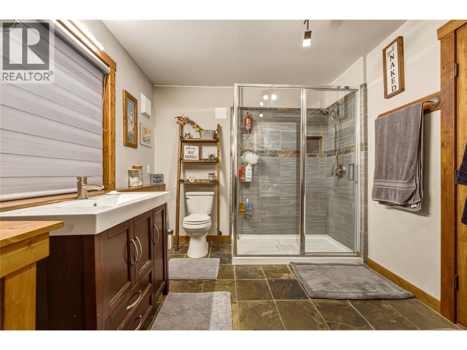 225 Falcon Avenue, Vernon, British Columbia  V1H 2A1 - Photo 5 - 10403818
