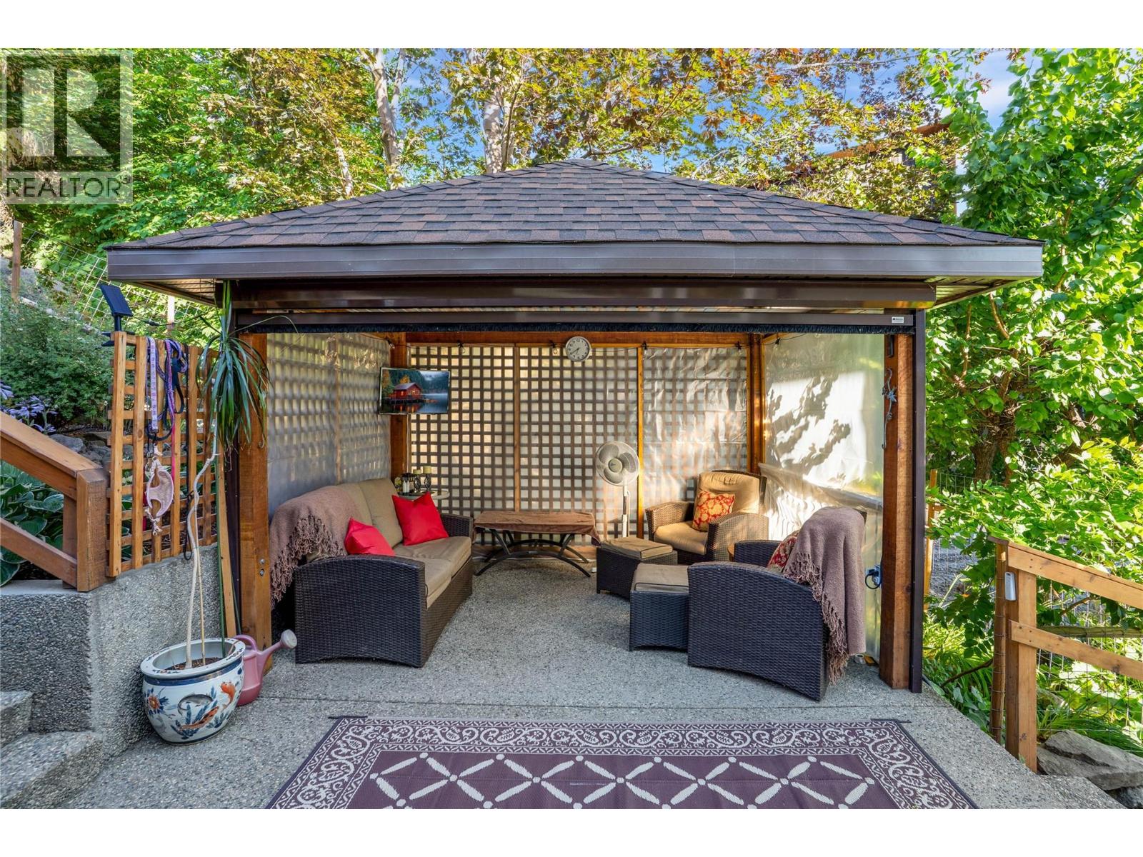 1988 Dewdney Road, Kelowna, British Columbia  V1V 2C3 - Photo 35 - 10403774