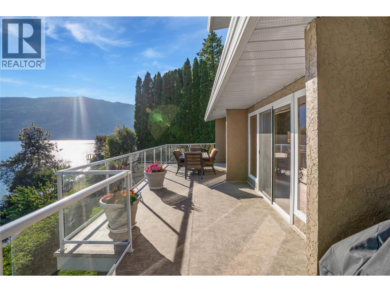 1988 Dewdney Road, Kelowna, British Columbia  V1V 2C3 - Photo 4 - 10403774
