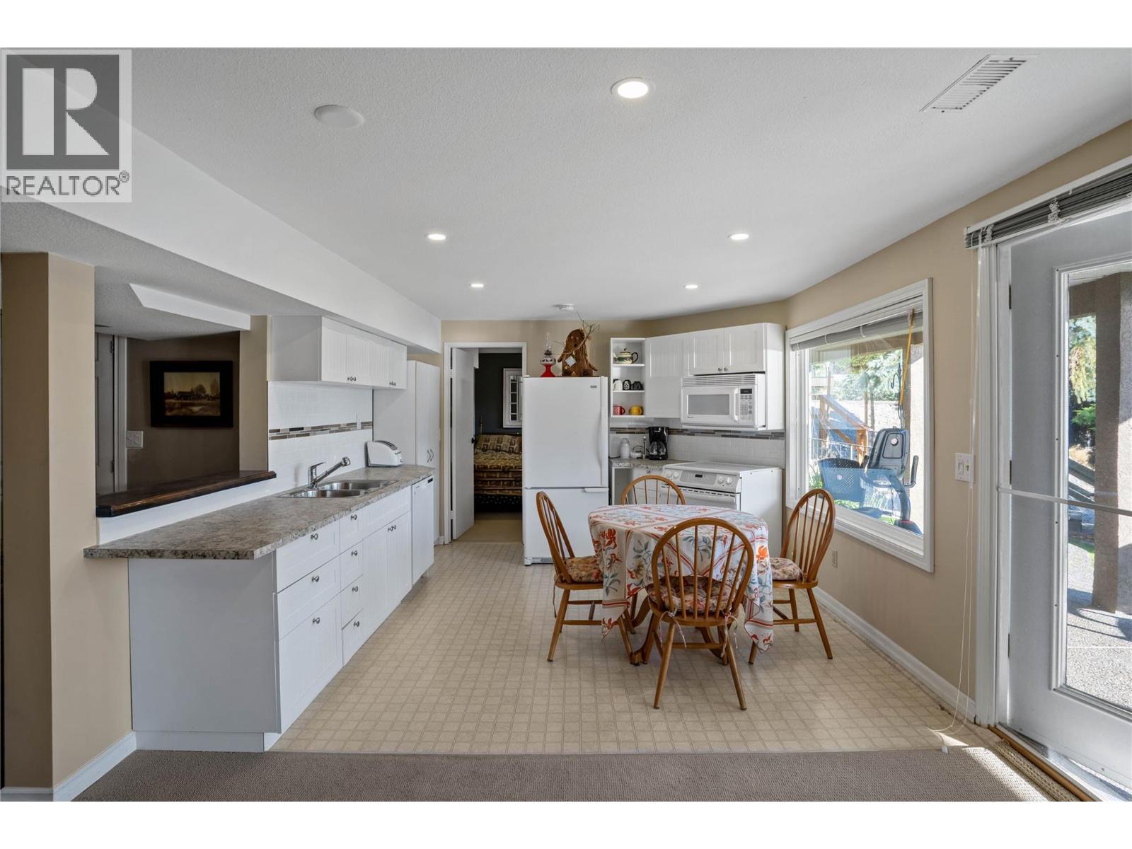 1988 Dewdney Road, Kelowna, British Columbia  V1V 2C3 - Photo 41 - 10403774