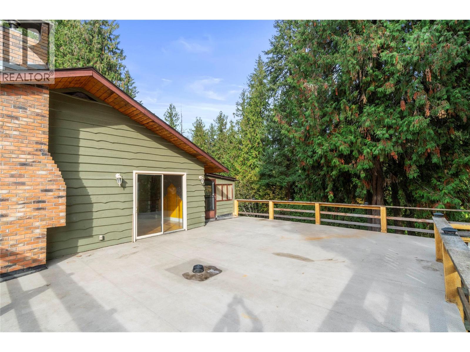2455 Forest Drive, Blind Bay, British Columbia  V0E 1H2 - Photo 18 - 10403424