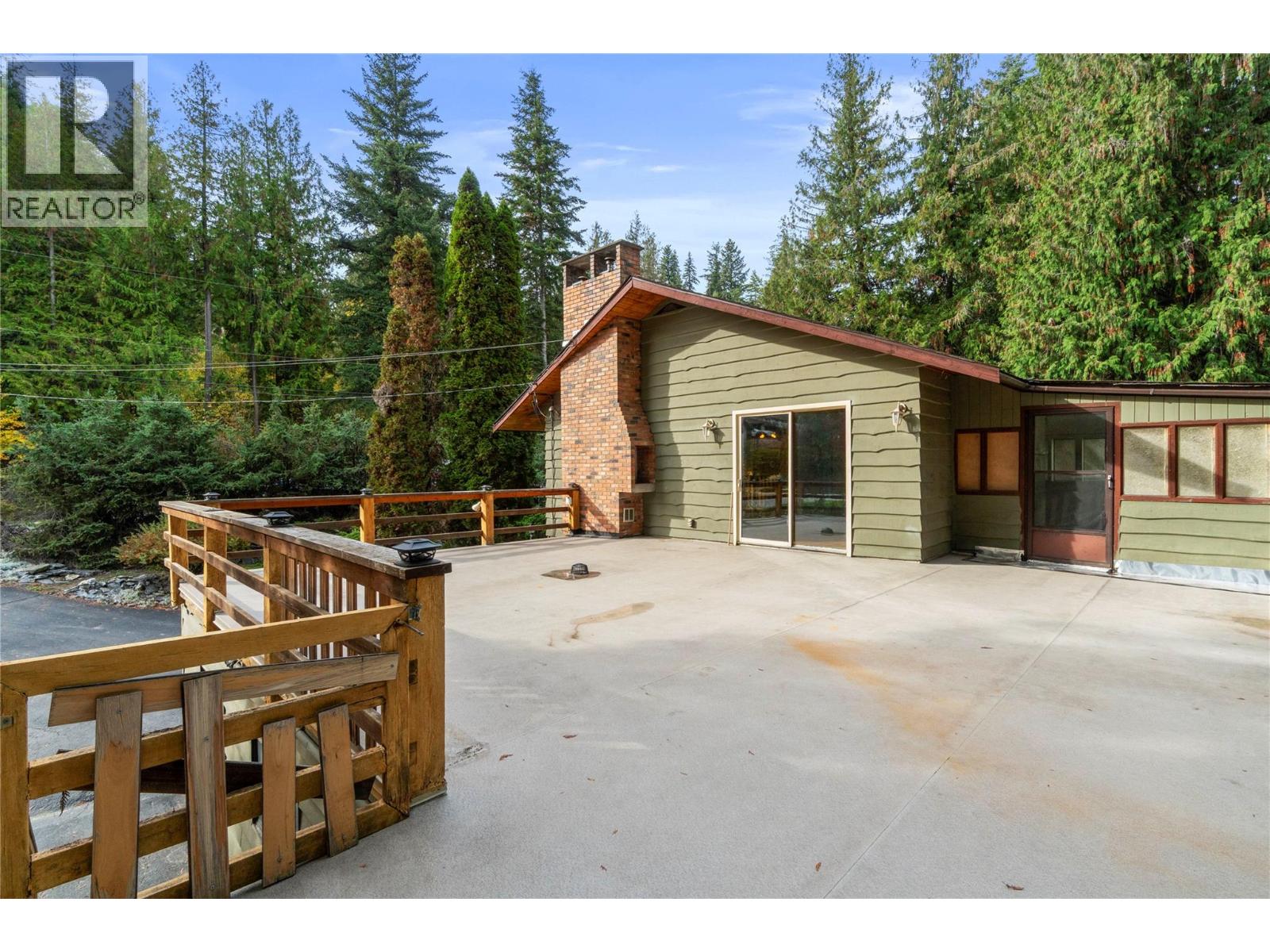 2455 Forest Drive, Blind Bay, British Columbia  V0E 1H2 - Photo 19 - 10403424