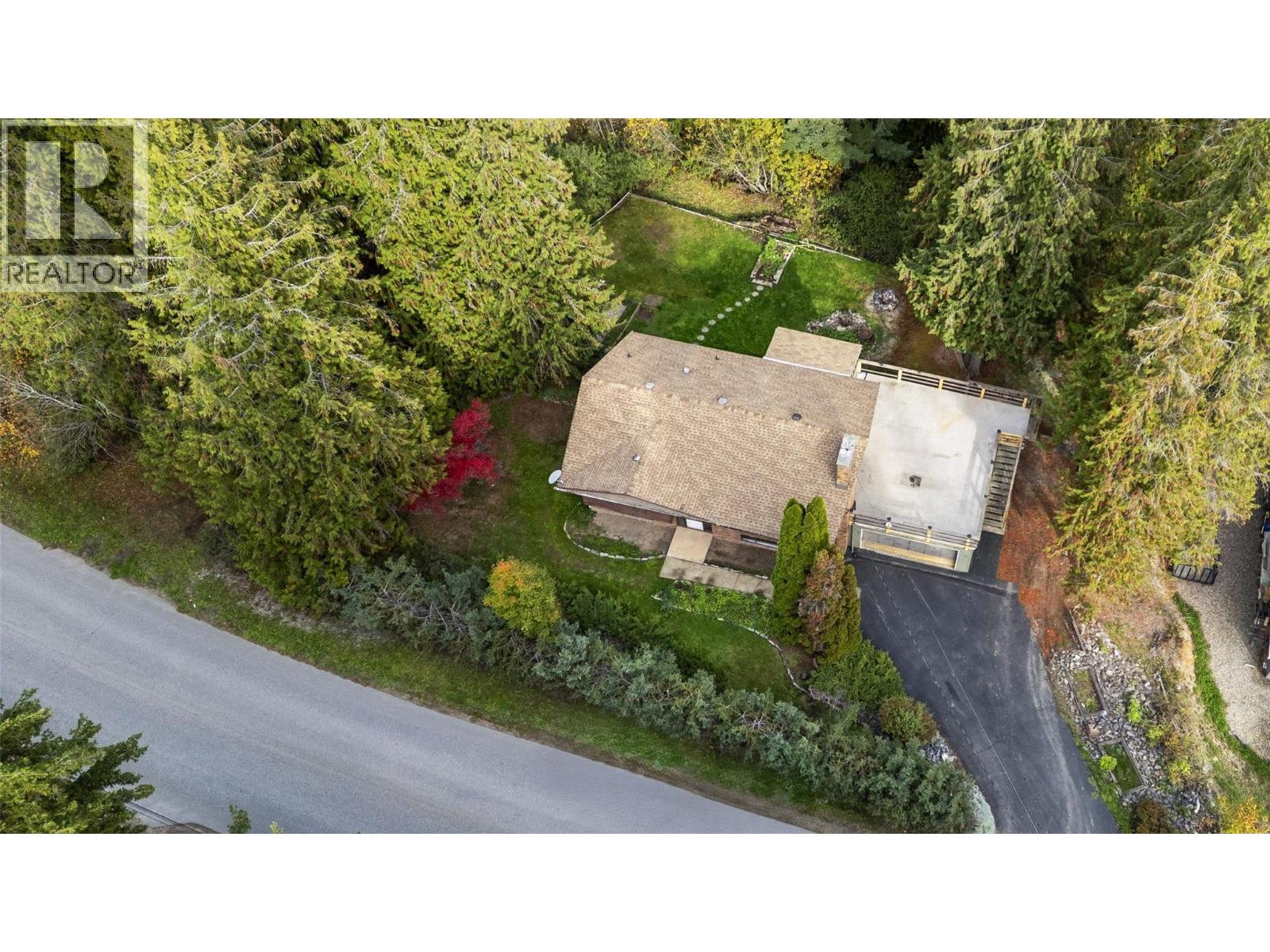 2455 Forest Drive, Blind Bay, British Columbia  V0E 1H2 - Photo 2 - 10403424