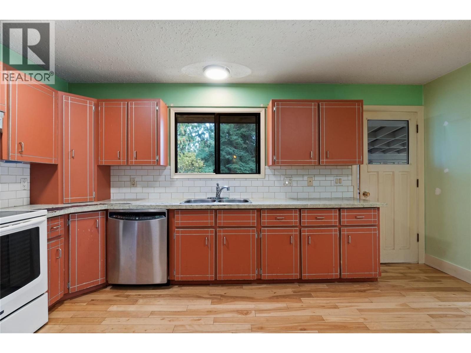 2455 Forest Drive, Blind Bay, British Columbia  V0E 1H2 - Photo 29 - 10403424