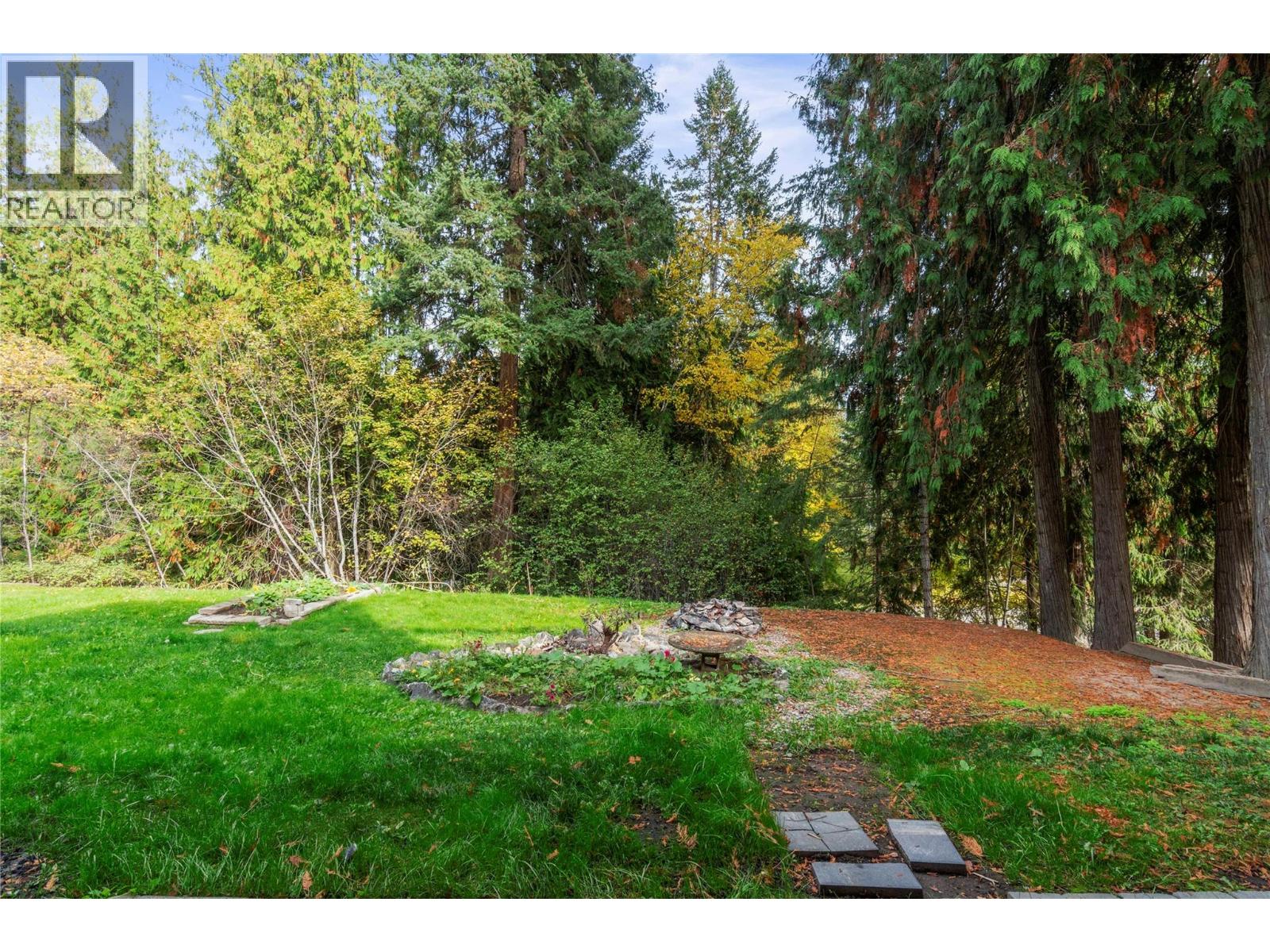 2455 Forest Drive, Blind Bay, British Columbia  V0E 1H2 - Photo 75 - 10403424