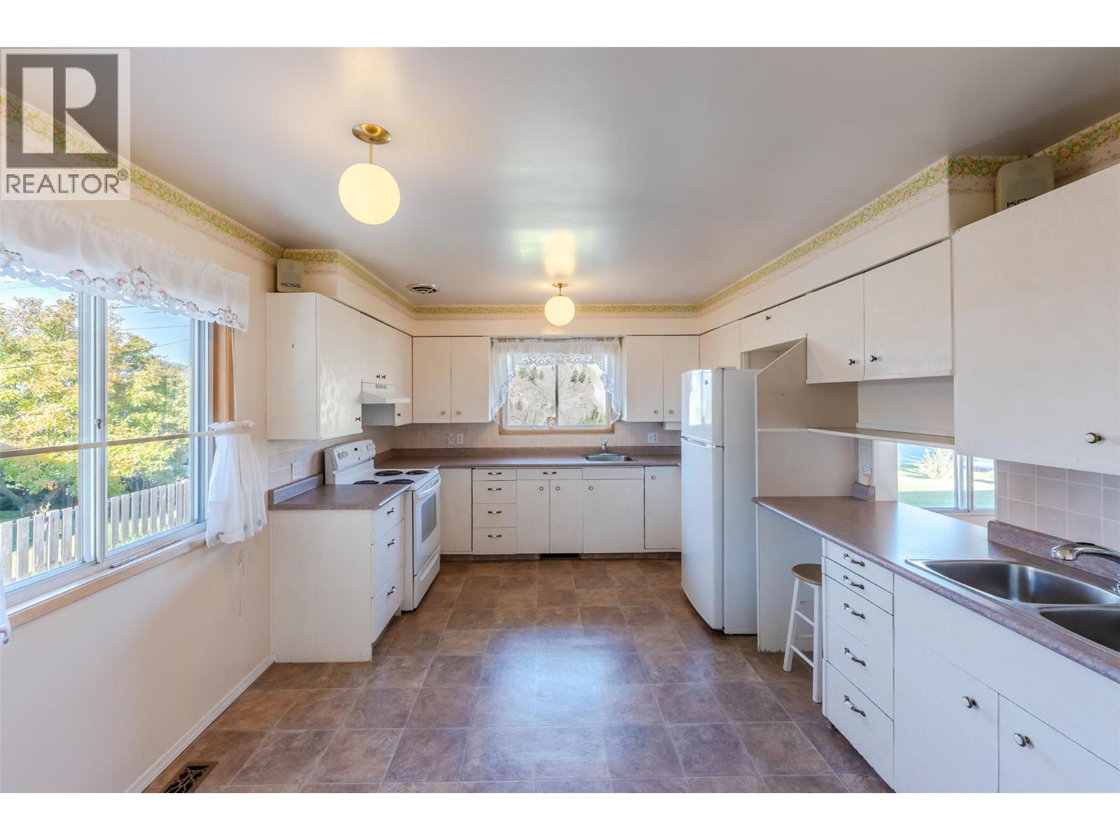 1574 Ridgedale Avenue, Penticton, British Columbia  V2A 2S4 - Photo 11 - 10403842