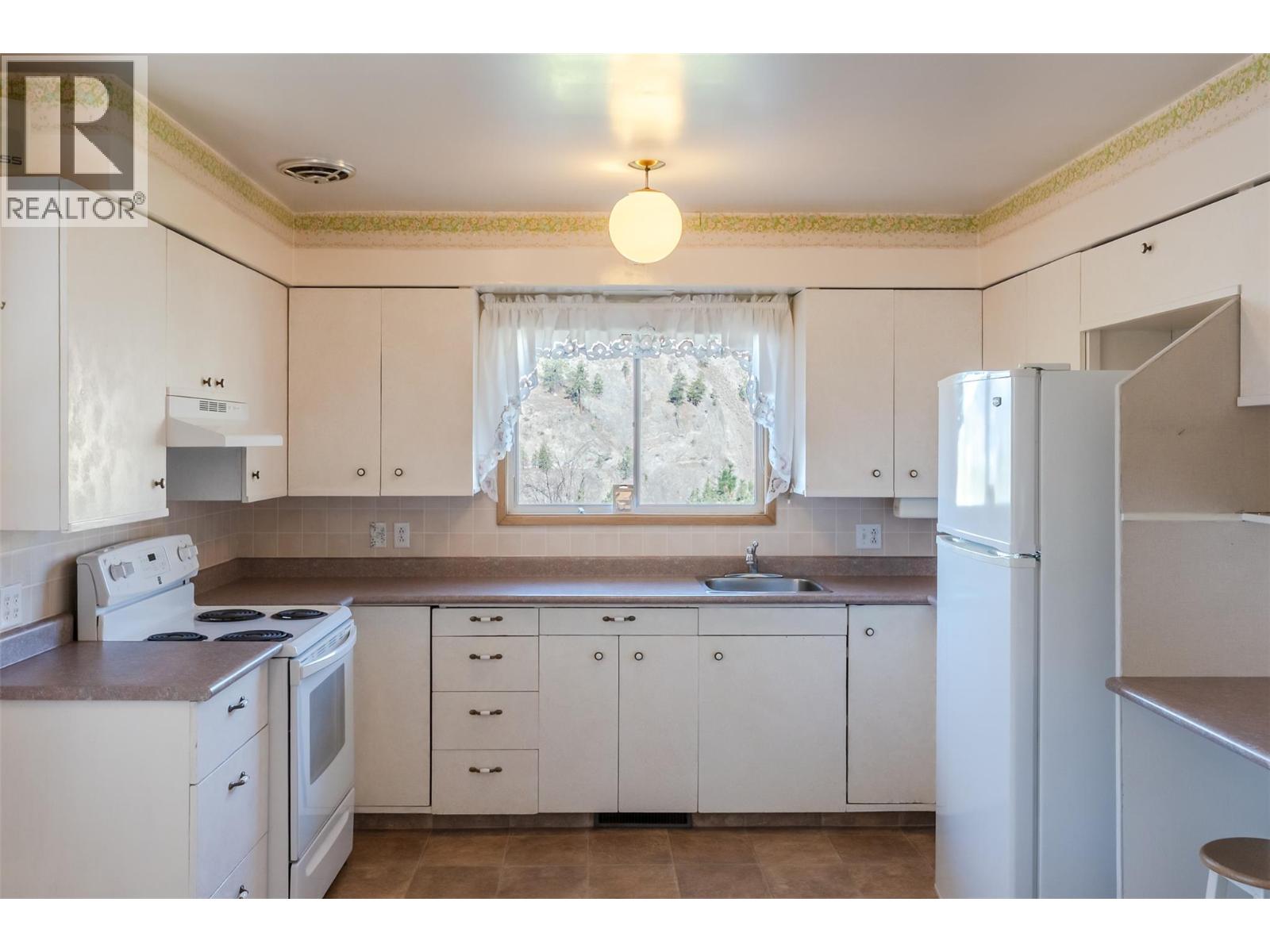 1574 Ridgedale Avenue, Penticton, British Columbia  V2A 2S4 - Photo 12 - 10403842