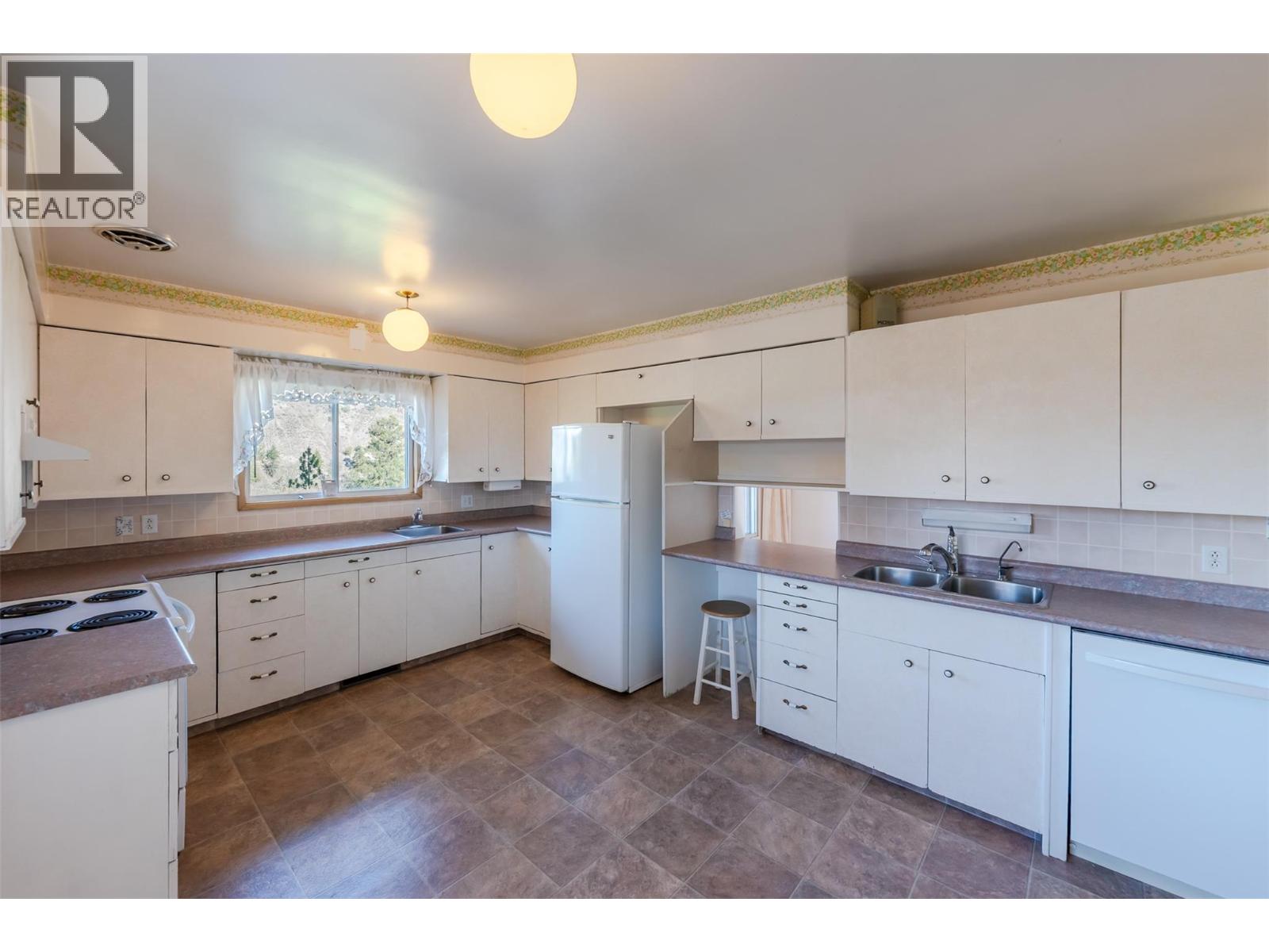 1574 Ridgedale Avenue, Penticton, British Columbia  V2A 2S4 - Photo 13 - 10403842
