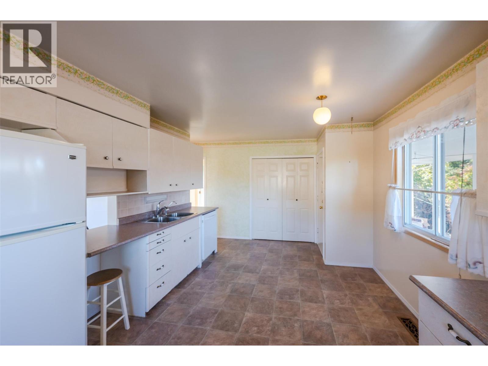 1574 Ridgedale Avenue, Penticton, British Columbia  V2A 2S4 - Photo 15 - 10403842